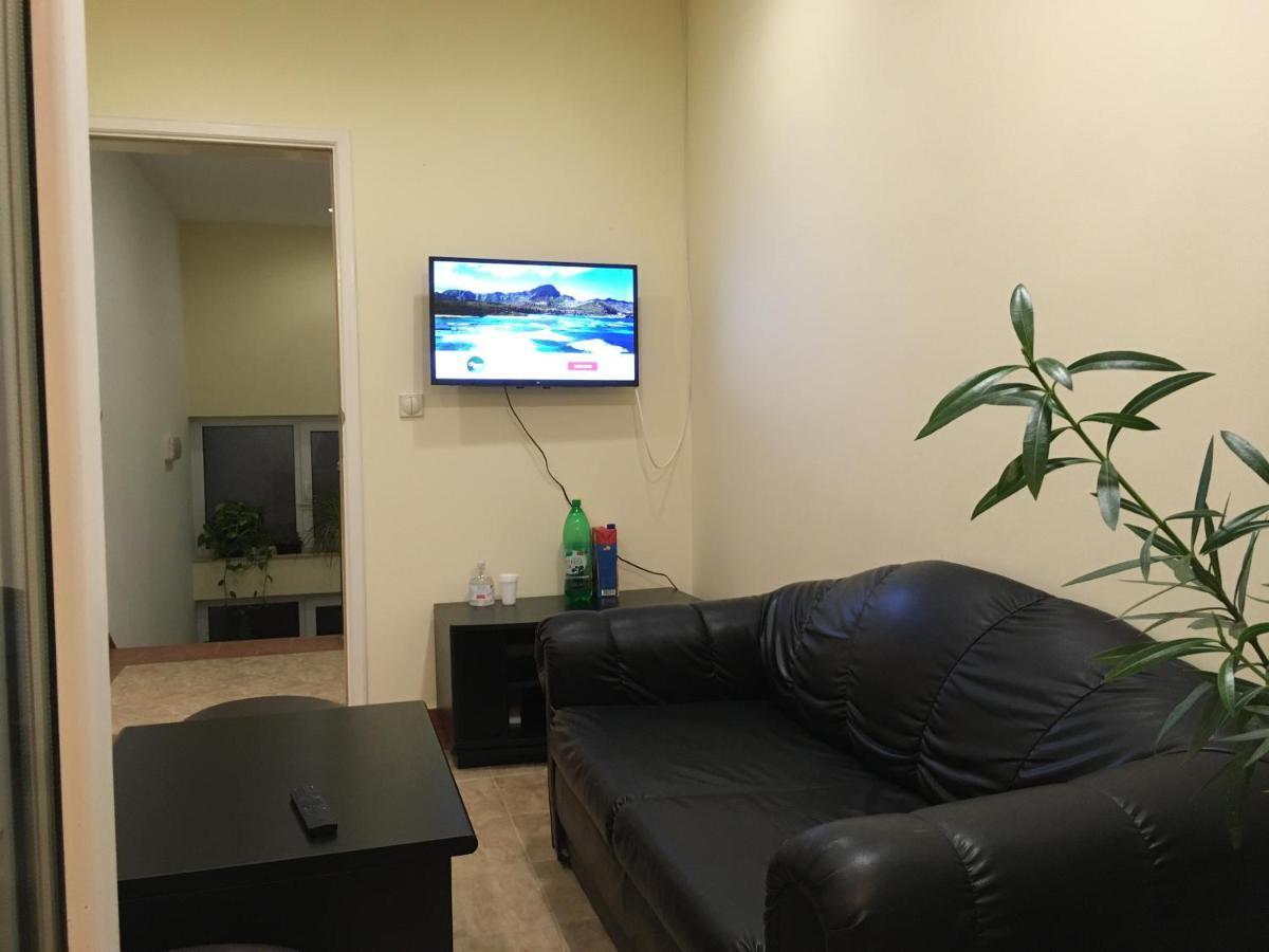 Hostel Teresianum Алексинац Екстериор снимка