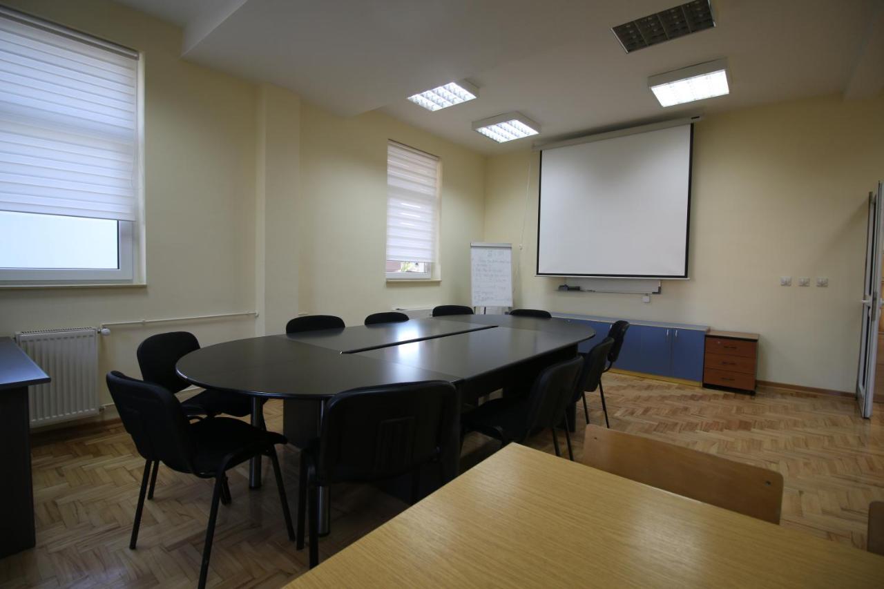 Hostel Teresianum Алексинац Екстериор снимка