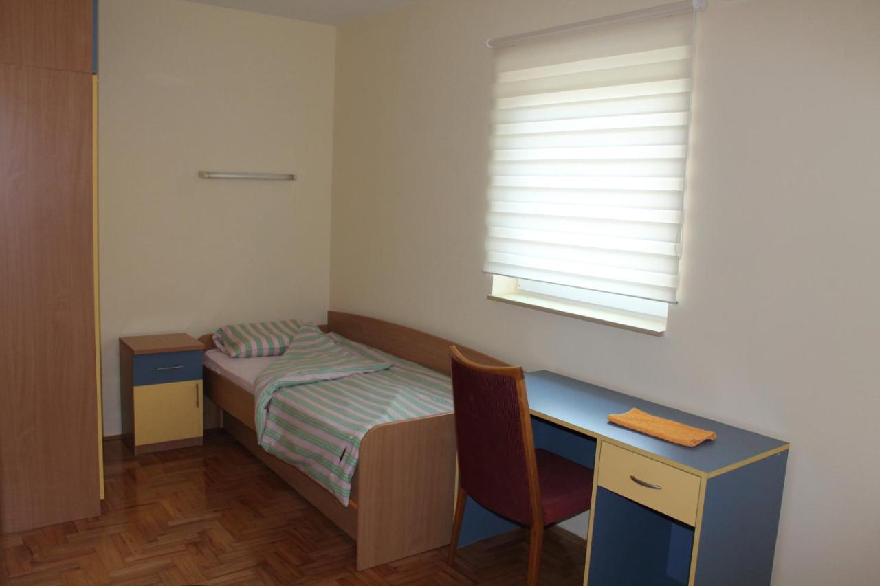 Hostel Teresianum Алексинац Екстериор снимка