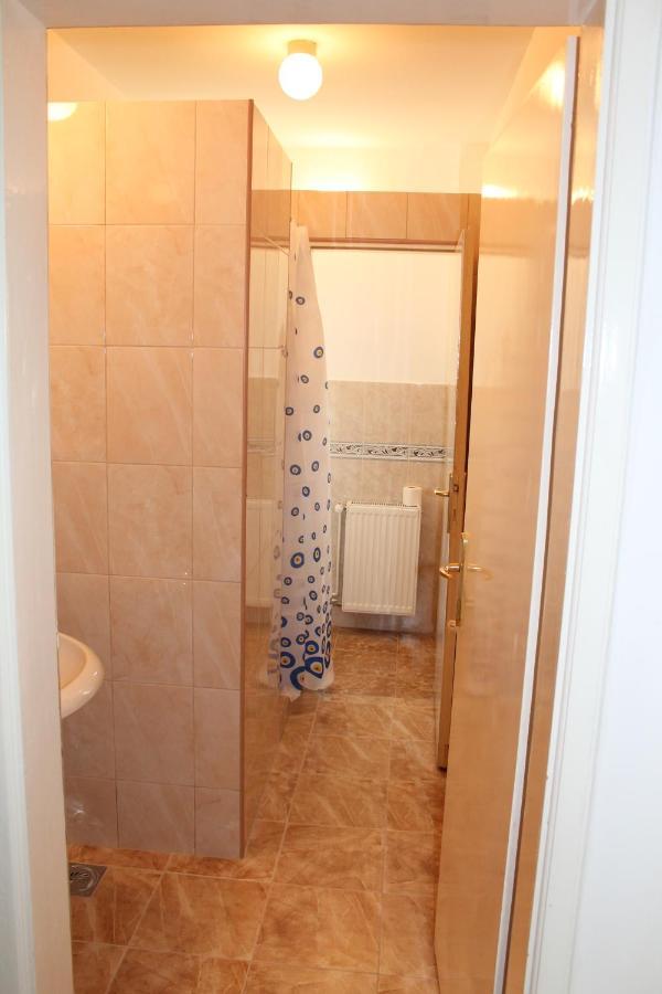 Hostel Teresianum Алексинац Екстериор снимка