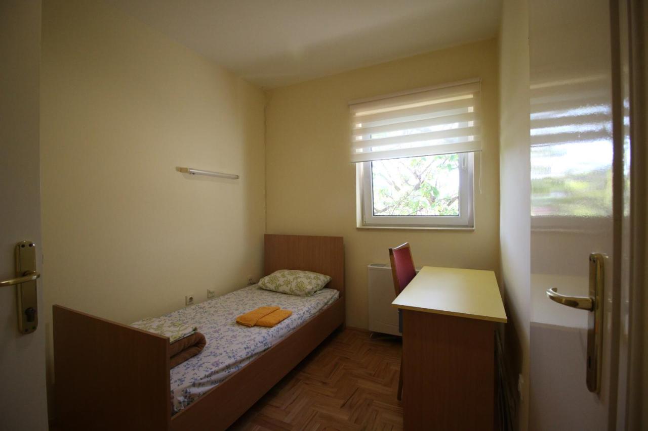 Hostel Teresianum Алексинац Екстериор снимка