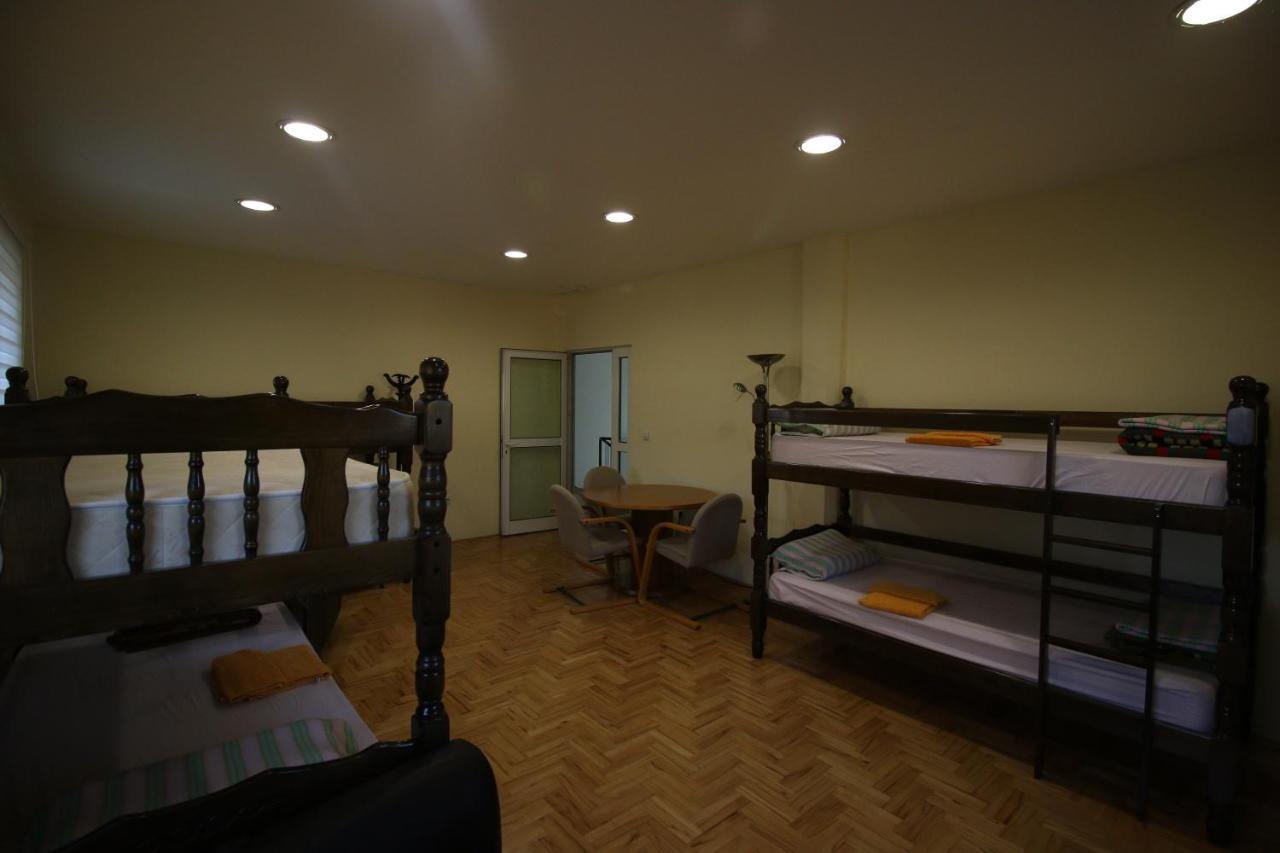 Hostel Teresianum Алексинац Екстериор снимка